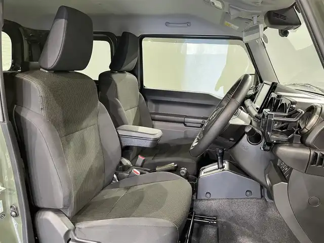 スズキ ジムニー シエラ JC 愛知県 2019(平31)年 2.1万km ジャングルグリーン 純正8インチナビ（CN-RZ846）/衝突軽減ブレーキ/ビルトインETC/シートヒーター/LEDヘッドライト/バックカメラ/クルーズコントロール/ドライブレコーダー/フルセグTV/Bluetooth/レーンキープアシスト/オートハイビーム/ダウンヒルアシスト/プッシュスタート/スマートキー/CD/DVD再生/ミュージックサーバー/純正フロアマット/純正アルミホイール/オートライト/電格ミラー/ドアバイザー/ヒーテッドドアミラー/背面タイヤ純正ハードカバー/フロントアンダーガード/サイドシルガード/4WD/トランスファーレバー/ウィンカーミラー/フォグランプ/ヘッドライトウォッシャー/横滑り防止装置/ステアリングリモコン/オートエアコン/