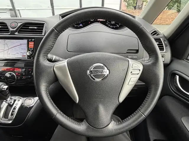 日産 セレナ ハイウェイS G Sハイブリッド 宮城県 2012(平24)年 6.8万km エターナルスノーホワイト 登録時走行距離67360km/純正SDナビ/・CD/DVD/Bluetooth/クルーズコントロール/両側パワースライド/バックカメラ/プッシュスタート/スマートキー/HIDヘッドライト/オートライト/フォグランプ/革巻きステアリング/アイドリングストップ/横滑り防止
