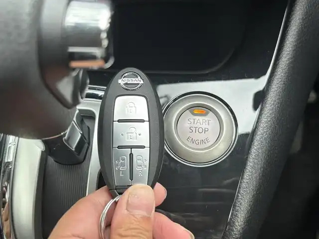日産 セレナ ハイウェイS G Sハイブリッド 宮城県 2012(平24)年 6.8万km エターナルスノーホワイト 登録時走行距離67360km/純正SDナビ/・CD/DVD/Bluetooth/クルーズコントロール/両側パワースライド/バックカメラ/プッシュスタート/スマートキー/HIDヘッドライト/オートライト/フォグランプ/革巻きステアリング/アイドリングストップ/横滑り防止