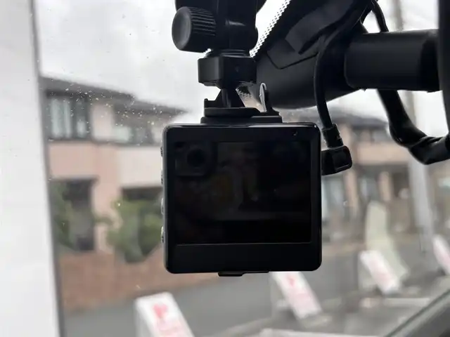 日産 セレナ ハイウェイS G Sハイブリッド 宮城県 2012(平24)年 6.8万km エターナルスノーホワイト 登録時走行距離67360km/純正SDナビ/・CD/DVD/Bluetooth/クルーズコントロール/両側パワースライド/バックカメラ/プッシュスタート/スマートキー/HIDヘッドライト/オートライト/フォグランプ/革巻きステアリング/アイドリングストップ/横滑り防止