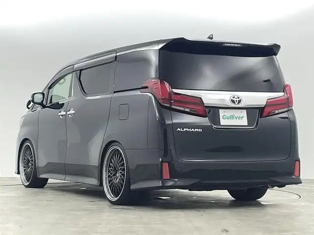 トヨタ アルファード S Cパッケージ 福島県 2022(令4)年 1.9万km ブラック トヨタセーフティセンス/・車線逸脱警報装置/・盗難防止装置/・衝突被害軽減ブレーキ/・コーナーセンサー前後/・ブラインドスポット/・デジタルインナーミラー/・レーンキープアシスト/・リアクロストラフィックアラート/・ロードサインアシスト/・レーダークルーズコントロール/・オートブレーキホールド/・電子パーキング/・オートマチックハイビーム/純正ナビ/・フルセグTV/BT/USB/DVD/AM/FM/・前後ドライブレコーダー/・バックカメラ/・ETC/両側パワースライドドア/・電動リアゲート/革張ステアリング/・ステアリングリモコン/・ステアリングヒーター/レザーシート/・D+N席パワーシート/・D+N席シートヒーター/・D+N席エアシート/ウォークスルー/・3列シート/プッシュスタート/・スマートキー/・スペアキー/LEDヘッドライト/・フォグライト/・オートライト/サンルーフ/ドアバイザー/社外22インチアルミ（FLEDERMAUS）/純正フロアマット/車高調/カーテシーライト