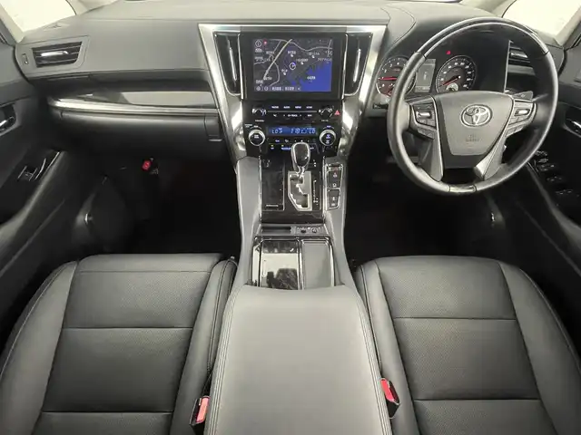 トヨタ アルファード S Cパッケージ 福島県 2022(令4)年 1.9万km ブラック トヨタセーフティセンス/・車線逸脱警報装置/・盗難防止装置/・衝突被害軽減ブレーキ/・コーナーセンサー前後/・ブラインドスポット/・デジタルインナーミラー/・レーンキープアシスト/・リアクロストラフィックアラート/・ロードサインアシスト/・レーダークルーズコントロール/・オートブレーキホールド/・電子パーキング/・オートマチックハイビーム/純正ナビ/・フルセグTV/BT/USB/DVD/AM/FM/・前後ドライブレコーダー/・バックカメラ/・ETC/両側パワースライドドア/・電動リアゲート/革張ステアリング/・ステアリングリモコン/・ステアリングヒーター/レザーシート/・D+N席パワーシート/・D+N席シートヒーター/・D+N席エアシート/ウォークスルー/・3列シート/プッシュスタート/・スマートキー/・スペアキー/LEDヘッドライト/・フォグライト/・オートライト/サンルーフ/ドアバイザー/社外22インチアルミ（FLEDERMAUS）/純正フロアマット/車高調/カーテシーライト