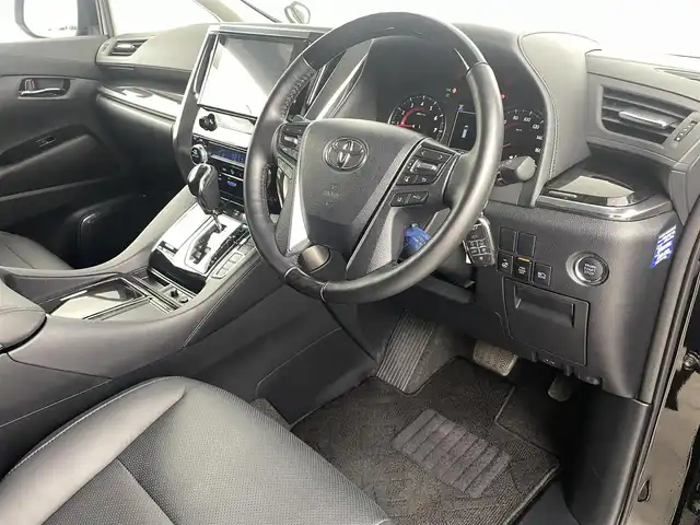 トヨタ アルファード S Cパッケージ 福島県 2022(令4)年 1.9万km ブラック トヨタセーフティセンス/・車線逸脱警報装置/・盗難防止装置/・衝突被害軽減ブレーキ/・コーナーセンサー前後/・ブラインドスポット/・デジタルインナーミラー/・レーンキープアシスト/・リアクロストラフィックアラート/・ロードサインアシスト/・レーダークルーズコントロール/・オートブレーキホールド/・電子パーキング/・オートマチックハイビーム/純正ナビ/・フルセグTV/BT/USB/DVD/AM/FM/・前後ドライブレコーダー/・バックカメラ/・ETC/両側パワースライドドア/・電動リアゲート/革張ステアリング/・ステアリングリモコン/・ステアリングヒーター/レザーシート/・D+N席パワーシート/・D+N席シートヒーター/・D+N席エアシート/ウォークスルー/・3列シート/プッシュスタート/・スマートキー/・スペアキー/LEDヘッドライト/・フォグライト/・オートライト/サンルーフ/ドアバイザー/社外22インチアルミ（FLEDERMAUS）/純正フロアマット/車高調/カーテシーライト