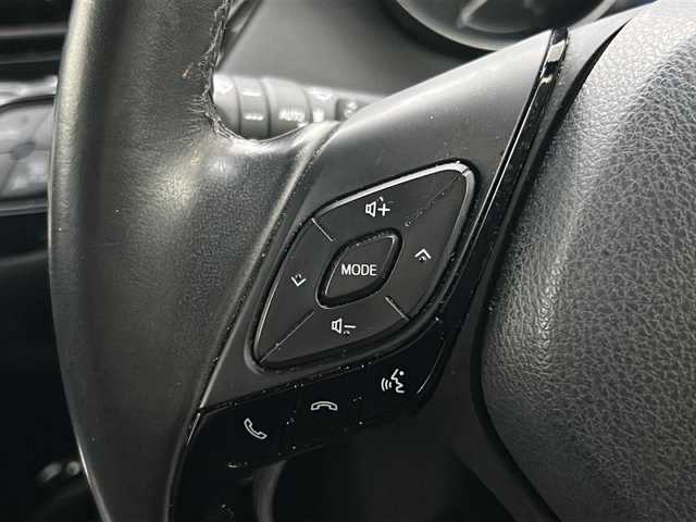 トヨタ Ｃ－ＨＲ G 富山県 2018(平30)年 10.2万km センシュアルレッドマイカ スマートキー×２/ハーフレザーシート/衝突軽減ブレーキ/純正メモリーナビ/フルセグTV/DVD/Bluetooth/ビルトETC2.0/バックカメラ/ACC/前席シートヒーター/LEDヘッドライト/フォグランプ/純正18インチAW/純正フロアマット/純正ドアバイザー/横滑り防止装置/BSM/オートハイビーム/電動格納ウィンカーミラー/電動パーキング/車線逸脱防止支援システム/スタッドレスタイヤ社外AW積込（215/60R17）