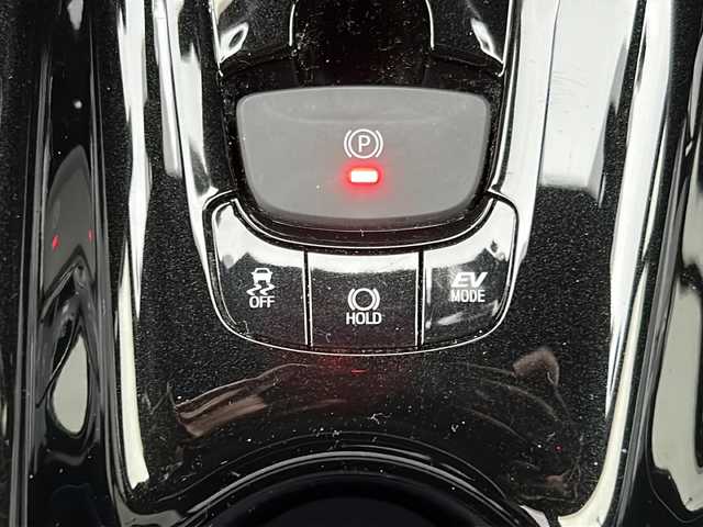 トヨタ Ｃ－ＨＲ G 富山県 2018(平30)年 10.2万km センシュアルレッドマイカ スマートキー×２/ハーフレザーシート/衝突軽減ブレーキ/純正メモリーナビ/フルセグTV/DVD/Bluetooth/ビルトETC2.0/バックカメラ/ACC/前席シートヒーター/LEDヘッドライト/フォグランプ/純正18インチAW/純正フロアマット/純正ドアバイザー/横滑り防止装置/BSM/オートハイビーム/電動格納ウィンカーミラー/電動パーキング/車線逸脱防止支援システム/スタッドレスタイヤ社外AW積込（215/60R17）