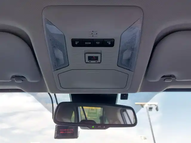 トヨタ ＲＡＶ４ アドベンチャー オフロードPKG 東京都 2021(令3)年 7.4万km スーパーホワイトⅡ セーフティセンス/プリクラッシュセーフティ/レーントレーシングアシスト/オートハイビーム/クリアランスソナー/純正9型DA/ナビ機能・BT/ルーフレール/LEDヘッドライト/フォグ/ハーフレザーシート/運転席パワーシート/シートヒーター/ベンチレーション/ビルトインETC/USBポート