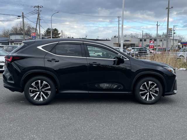 レクサス ＮＸ 350h バージョンL 青森県 2023(令5)年 2.2万km 黒 純正オーディオナビ/純正フロアマット/ドラレコ/クルーズコントロール（追従有り）/横滑り防止/ヒートシート（全席）/シートヒーター/ハンドルヒーター/ヘッドアップディスプレイ/パワーアップドア/メモリーシート/パノラマビッグビュー/ETC