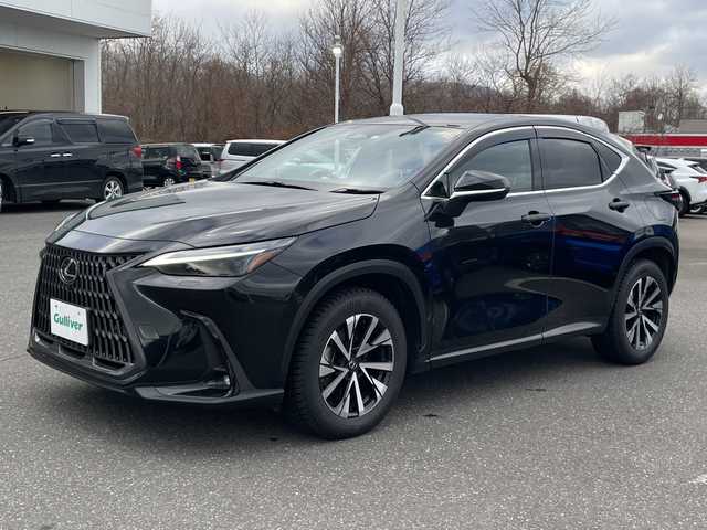 レクサス ＮＸ 350h バージョンL 青森県 2023(令5)年 2.2万km 黒 純正オーディオナビ/純正フロアマット/ドラレコ/クルーズコントロール（追従有り）/横滑り防止/ヒートシート（全席）/シートヒーター/ハンドルヒーター/ヘッドアップディスプレイ/パワーアップドア/メモリーシート/パノラマビッグビュー/ETC