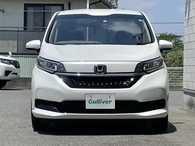 ホンダ フリード＋ ハイブリット G 埼玉県 2022(令4)年 2.8万km パール ワンオーナー/ホンダ純正インターナビ/フルセグTV/Bluetooth/CD/DVD/USB/SD/両側パワスラ/レーンキープ/ハーフレザー/前席シートヒーター/純正AW/LEDライト