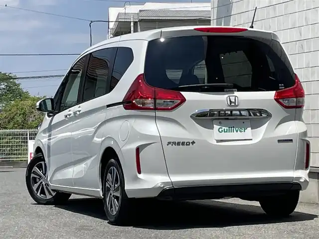 ホンダ フリード＋ ハイブリット G 埼玉県 2022(令4)年 2.8万km パール ワンオーナー/ホンダ純正インターナビ/フルセグTV/Bluetooth/CD/DVD/USB/SD/両側パワスラ/レーンキープ/ハーフレザー/前席シートヒーター/純正AW/LEDライト