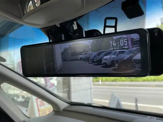 ホンダ フリード＋ ハイブリット G 埼玉県 2022(令4)年 2.8万km パール ワンオーナー/ホンダ純正インターナビ/フルセグTV/Bluetooth/CD/DVD/USB/SD/両側パワスラ/レーンキープ/ハーフレザー/前席シートヒーター/純正AW/LEDライト