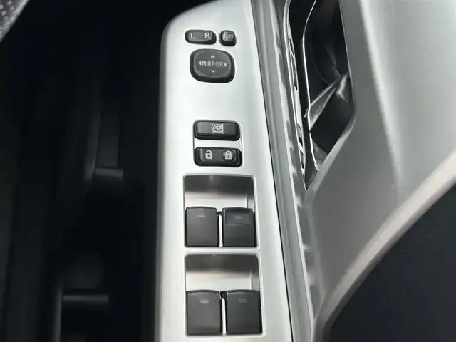 トヨタ ヴォクシー ZS 煌 道東・釧路十勝 2011(平23)年 12.8万km ブラック 4WD/寒冷地仕様/純正ナビ/地デジ/バックカメラ/ETC/両側パワースライドドア/プッシュスタート/スマートキー/パドルシフト/HIDヘッドライト/フォグランプ/ドアバイザー/革巻きステアリング/フロアマット