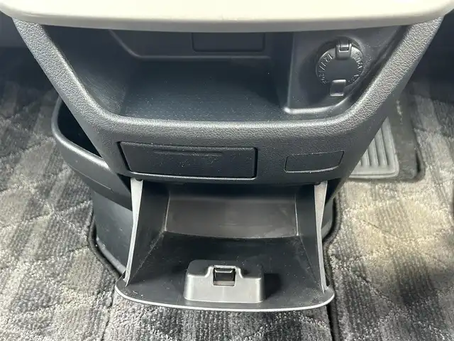 トヨタ ヴォクシー ZS 煌 道東・釧路十勝 2011(平23)年 12.8万km ブラック 4WD/寒冷地仕様/純正ナビ/地デジ/バックカメラ/ETC/両側パワースライドドア/プッシュスタート/スマートキー/パドルシフト/HIDヘッドライト/フォグランプ/ドアバイザー/革巻きステアリング/フロアマット