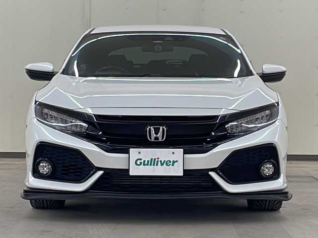 ホンダ シビック ハッチバック 道央・札幌 2018(平30)年 6.5万km ホワイトオーキッドパール /社外ナビ：MDV-D504BT/（CD/DVD/SD/BT/ラジオ/フルセグ）//レーダークルーズコントロール//LEDヘッドライト//衝突被害軽減システム//アイドリングストップ//横滑り防止機能//レーンキープアシスト//アイドリングストップ//社外ドライブレコーダー//ビルトインETC//オートライト//フォグライト//オートエアコン//スペアキー