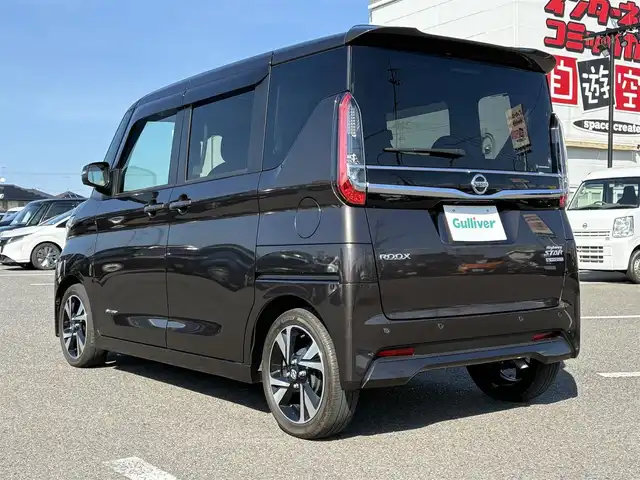 日産 ルークス ハイウェイスター Gターボ 大分県 2022(令4)年 2.1万km アッシュブラウンM ・純正ナビ(CD/DVD/BT/SD)/・フルセグテレビ/・アラウンドビューモニター/・両側パワースライドドア/・エマージェンシーブレーキ/・コーナーセンサー/・プラズマクラスター/・ステアリングリモコン/・ロールシェード/・レザーハンドル/・スマートキー/・プッシュスタートボタン