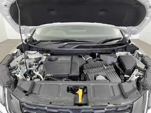 日産 エクストレイル X e－4ORCE 大分県 2023(令5)年 1.7万km ブリリアントホワイトパール ワンオーナー/プロパイロット/NissanConnectナビゲーション/12.3インチワイドディスプレイ/AppleCarPlay/AndoroidAuto/インテリジェントアラウンドビューモニター/インテリジェントルームミラー/360度セーフティアシスト/インテリジェントエマージェンシーブレーキ/LEDヘッドランプ/18インチアルミホイール/革巻きステアリング/ステアリングヒーター/シートヒーター/ETC2.0