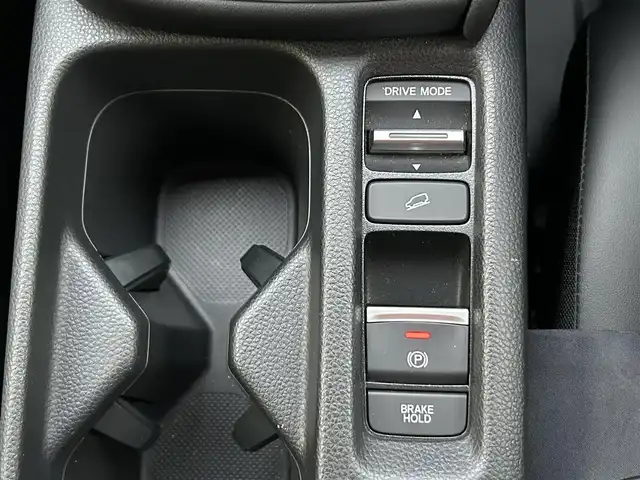 ホンダ ヴェゼル ハイブリッド e:HEV Z 愛媛県 2023(令5)年 1.8万km クリスタルブラックパール 純正９インチナビ　/Ｂｌｕｅｔｏｏｔｈ　/バックカメラ　/レーダークルーズコントロールシートヒーター　/ブラインドスポットモニター　/ハーフレザーシート　/ダウンヒルアシストコントロール　/置くだけ充電　/ETC