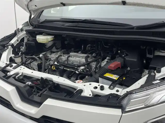 トヨタ ヴォクシー ZS 煌Ⅲ 宮城県 2020(令2)年 3.5万km ホワイトパールクリスタルシャイン ７人乗り/ワンオーナー/黒ハーフレザーシート/ドアエッジモール(両側フロントドア)/シートバックテーブル/サイドテーブル/純正12.1インチフリップダウンモニター【V12T-R68C】/純正10インチSDナビ【NSZN-Z68T】/(AM/FM/Bluetooth/CD/DVD/フルセグTV)/バックカメラ/ビルトインETC/Toyota Safety Sense/・LDA(レーンディパーチャーアラート)/・オートマチックハイビーム/・先行車発進告知機能/・PCS(プリクラッシュセーフティ)/クルーズコントロール/アイドリングストップ/両側パワースライドドア/オートライト/クリアランスソナー/コーナーセンサー/フロントフォグランプ/盗難防止装置/横滑り防止機能/電格ウィンカーミラー/プッシュスタート/フロアマット/純正１６インチアルミホイール/ステアリングスイッチ/USB充電ソケット×２/前後ドライブレコーダーYupiteru【SN-TW78d】/後席用サンシェード/スペアキー×１/ドアバイザー/ドラレコ取扱説明書/取扱説明書/保証書