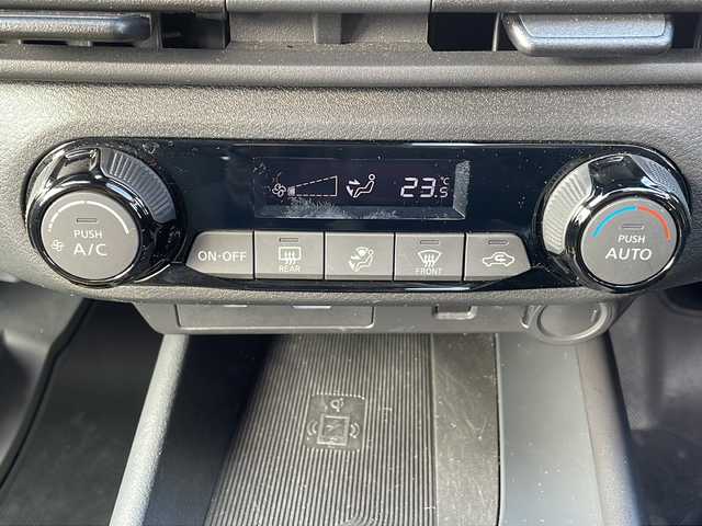 日産 ノート X 福岡県 2022(令4)年 2.2万km ビビットブルー / スーパーブラック 2トーン ワンオーナー　/レーダークルーズコントロール　/純正メーカーナビ（Ｂｌｕｅｔｏｏｔｈ・ＴＶ・ラジオ）/全方位カメラ　/バックモニター　/ビルトインＥＴＣ２．０　/ブラインドスポットモニター/前方ドライブレコーダー　/ＬＥＤライト　/ＨＤＭＩ入力端子/USB入力端子/C-type入力端子/純正フロアマット/プッシュスタート/スマートキー/保証書/取扱説明書