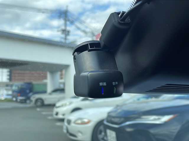 日産 ノート X 福岡県 2022(令4)年 2.2万km ビビットブルー / スーパーブラック 2トーン ワンオーナー　/レーダークルーズコントロール　/純正メーカーナビ（Ｂｌｕｅｔｏｏｔｈ・ＴＶ・ラジオ）/全方位カメラ　/バックモニター　/ビルトインＥＴＣ２．０　/ブラインドスポットモニター/前方ドライブレコーダー　/ＬＥＤライト　/ＨＤＭＩ入力端子/USB入力端子/C-type入力端子/純正フロアマット/プッシュスタート/スマートキー/保証書/取扱説明書