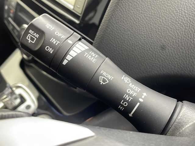 日産 セレナ ハイウェイS S HV Aセーフ 大阪府 2014(平26)年 6.3万km ブリリアントホワイトパール 純正SDナビ　MP314D-W/【BT/フルセグTV/USB/AUX/DVD]/全方位カメラ/フリップダウンモニター/全方位カメラ/両側パワースライドドア/ETC/衝突被害軽減システム/レーンキープアシスト/クルーズコントロール追従無し/アイドリングストップ/コーナーセンサー前後/オートライト/シートバックテーブル/純正16インチアルミホイール/純正フロアマット/スペアキー