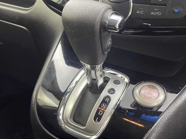 日産 セレナ ハイウェイS S HV Aセーフ 大阪府 2014(平26)年 6.3万km ブリリアントホワイトパール 純正SDナビ　MP314D-W/【BT/フルセグTV/USB/AUX/DVD]/全方位カメラ/フリップダウンモニター/全方位カメラ/両側パワースライドドア/ETC/衝突被害軽減システム/レーンキープアシスト/クルーズコントロール追従無し/アイドリングストップ/コーナーセンサー前後/オートライト/シートバックテーブル/純正16インチアルミホイール/純正フロアマット/スペアキー