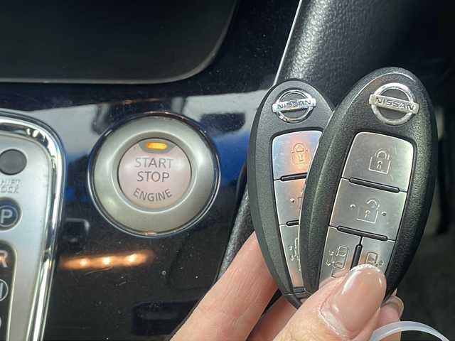 日産 セレナ ハイウェイS S HV Aセーフ 大阪府 2014(平26)年 6.3万km ブリリアントホワイトパール 純正SDナビ　MP314D-W/【BT/フルセグTV/USB/AUX/DVD]/全方位カメラ/フリップダウンモニター/全方位カメラ/両側パワースライドドア/ETC/衝突被害軽減システム/レーンキープアシスト/クルーズコントロール追従無し/アイドリングストップ/コーナーセンサー前後/オートライト/シートバックテーブル/純正16インチアルミホイール/純正フロアマット/スペアキー