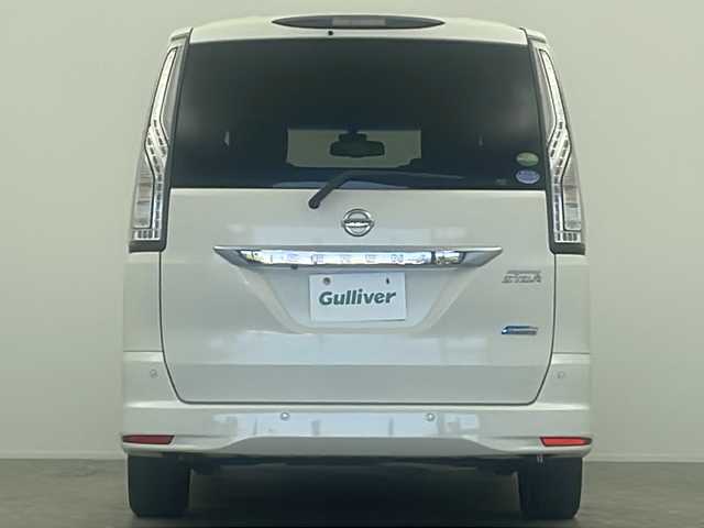 日産 セレナ ハイウェイS S HV Aセーフ 大阪府 2014(平26)年 6.3万km ブリリアントホワイトパール 純正SDナビ　MP314D-W/【BT/フルセグTV/USB/AUX/DVD]/全方位カメラ/フリップダウンモニター/全方位カメラ/両側パワースライドドア/ETC/衝突被害軽減システム/レーンキープアシスト/クルーズコントロール追従無し/アイドリングストップ/コーナーセンサー前後/オートライト/シートバックテーブル/純正16インチアルミホイール/純正フロアマット/スペアキー