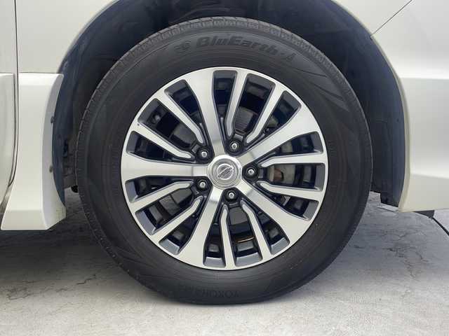 日産 セレナ ハイウェイS S HV Aセーフ 大阪府 2014(平26)年 6.3万km ブリリアントホワイトパール 純正SDナビ　MP314D-W/【BT/フルセグTV/USB/AUX/DVD]/全方位カメラ/フリップダウンモニター/全方位カメラ/両側パワースライドドア/ETC/衝突被害軽減システム/レーンキープアシスト/クルーズコントロール追従無し/アイドリングストップ/コーナーセンサー前後/オートライト/シートバックテーブル/純正16インチアルミホイール/純正フロアマット/スペアキー