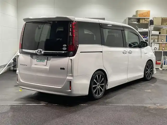 トヨタ エスクァイア ハイブリッド Gi 福島県 2016(平28)年 12.1万km ホワイトパールクリスタルシャイン ワンオーナー/アルパイン11インチナビ/CD/DVD/SD/BT/フルセグTV/アルパインフリップダウンモニター/社外17インチAW(社外AW＋冬タイヤ積込)/社外車高調ローダウン/社外フロントスポイラー/Toyota Safety Sense C/両側パワースライドドア/クルーズコントロール/合成皮革シート/シートヒーター/バックカメラ/オートハイビーム/LEDヘッドライト/ビルトインETC/プッシュスタート/ドアバイザー/フロアマット