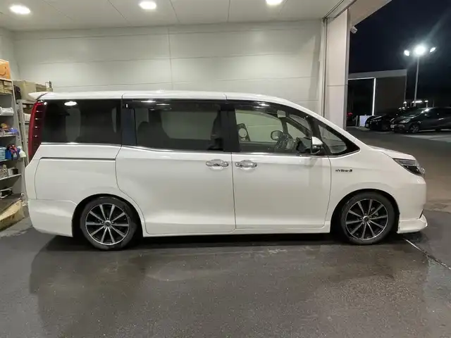 トヨタ エスクァイア ハイブリッド Gi 福島県 2016(平28)年 12.1万km ホワイトパールクリスタルシャイン ワンオーナー/アルパイン11インチナビ/CD/DVD/SD/BT/フルセグTV/アルパインフリップダウンモニター/社外17インチAW(社外AW＋冬タイヤ積込)/社外車高調ローダウン/社外フロントスポイラー/Toyota Safety Sense C/両側パワースライドドア/クルーズコントロール/合成皮革シート/シートヒーター/バックカメラ/オートハイビーム/LEDヘッドライト/ビルトインETC/プッシュスタート/ドアバイザー/フロアマット