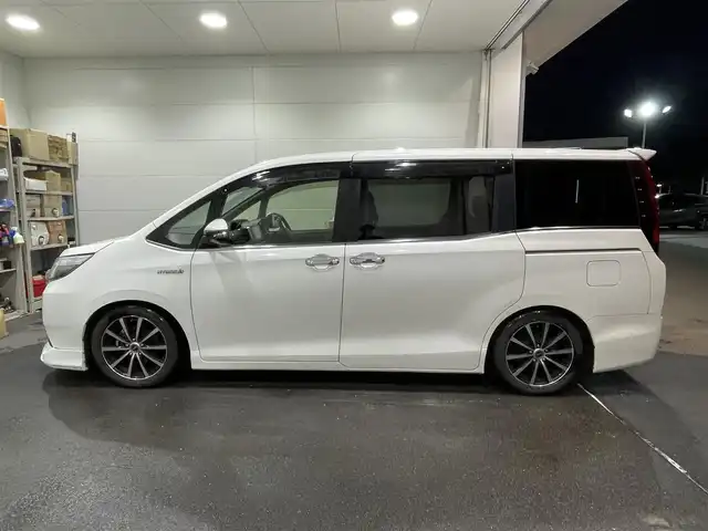 トヨタ エスクァイア ハイブリッド Gi 福島県 2016(平28)年 12.1万km ホワイトパールクリスタルシャイン ワンオーナー/アルパイン11インチナビ/CD/DVD/SD/BT/フルセグTV/アルパインフリップダウンモニター/社外17インチAW(社外AW＋冬タイヤ積込)/社外車高調ローダウン/社外フロントスポイラー/Toyota Safety Sense C/両側パワースライドドア/クルーズコントロール/合成皮革シート/シートヒーター/バックカメラ/オートハイビーム/LEDヘッドライト/ビルトインETC/プッシュスタート/ドアバイザー/フロアマット