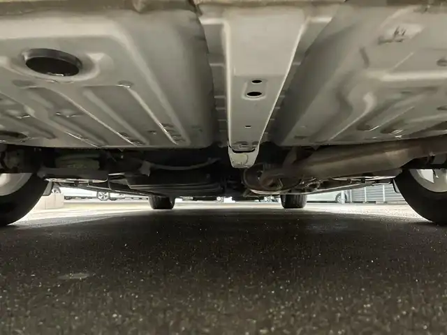 トヨタ エスクァイア ハイブリッド Gi 福島県 2016(平28)年 12.1万km ホワイトパールクリスタルシャイン ワンオーナー/アルパイン11インチナビ/CD/DVD/SD/BT/フルセグTV/アルパインフリップダウンモニター/社外17インチAW(社外AW＋冬タイヤ積込)/社外車高調ローダウン/社外フロントスポイラー/Toyota Safety Sense C/両側パワースライドドア/クルーズコントロール/合成皮革シート/シートヒーター/バックカメラ/オートハイビーム/LEDヘッドライト/ビルトインETC/プッシュスタート/ドアバイザー/フロアマット