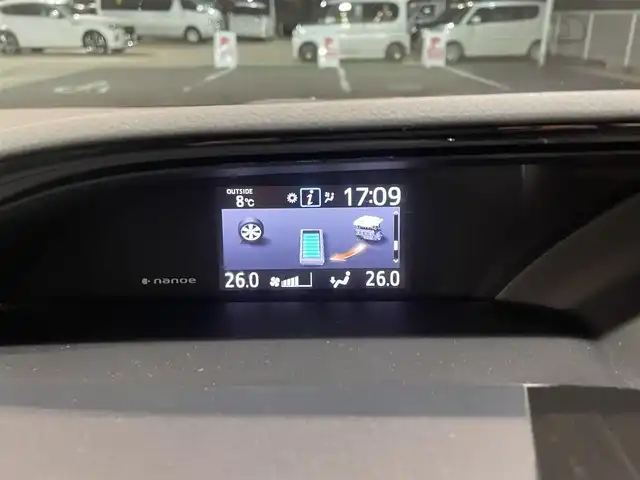 トヨタ エスクァイア ハイブリッド Gi 福島県 2016(平28)年 12.1万km ホワイトパールクリスタルシャイン ワンオーナー/アルパイン11インチナビ/CD/DVD/SD/BT/フルセグTV/アルパインフリップダウンモニター/社外17インチAW(社外AW＋冬タイヤ積込)/社外車高調ローダウン/社外フロントスポイラー/Toyota Safety Sense C/両側パワースライドドア/クルーズコントロール/合成皮革シート/シートヒーター/バックカメラ/オートハイビーム/LEDヘッドライト/ビルトインETC/プッシュスタート/ドアバイザー/フロアマット