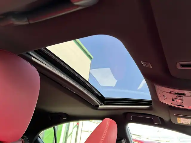 レクサス ＩＳ 300h バージョンL 愛媛県 2021(令3)年 6万km ソニッククロム 純正ナビ/フルセグTV/全方位カメラ/レクサスセーフティシステム/サンルーフ/赤レザーシート/シートヒーター/エアシート/パワーシート/TVキャンセラー/パドルシフト/LEDヘッドライト/オートライト/オートハイビーム/純正AW/純正フロアマット/ドラレコ/ETC/スマートキー/スペアキー/プッシュスタート