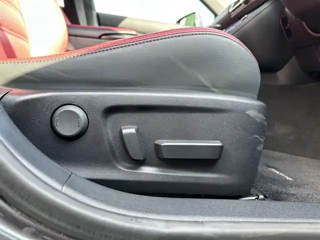 レクサス ＩＳ 300h バージョンL 愛媛県 2021(令3)年 6万km ソニッククロム 純正ナビ/フルセグTV/全方位カメラ/レクサスセーフティシステム/サンルーフ/赤レザーシート/シートヒーター/エアシート/パワーシート/TVキャンセラー/パドルシフト/LEDヘッドライト/オートライト/オートハイビーム/純正AW/純正フロアマット/ドラレコ/ETC/スマートキー/スペアキー/プッシュスタート