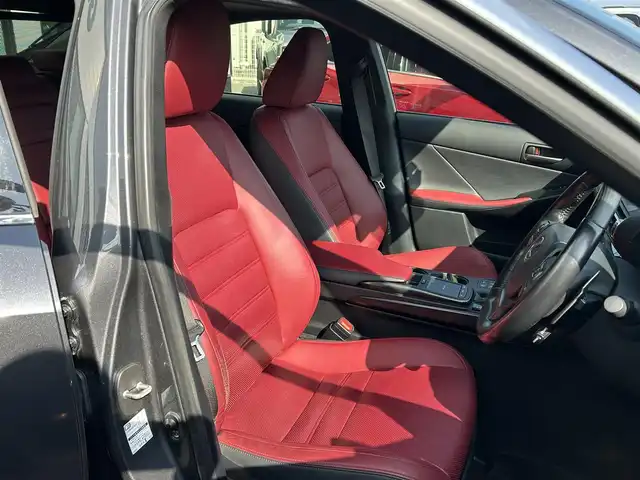 レクサス ＩＳ 300h バージョンL 愛媛県 2021(令3)年 6万km ソニッククロム 純正ナビ/フルセグTV/全方位カメラ/レクサスセーフティシステム/サンルーフ/赤レザーシート/シートヒーター/エアシート/パワーシート/TVキャンセラー/パドルシフト/LEDヘッドライト/オートライト/オートハイビーム/純正AW/純正フロアマット/ドラレコ/ETC/スマートキー/スペアキー/プッシュスタート