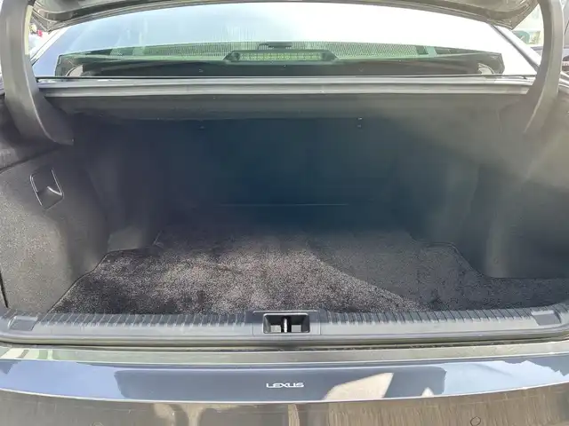 レクサス ＩＳ 300h バージョンL 愛媛県 2021(令3)年 6万km ソニッククロム 純正ナビ/フルセグTV/全方位カメラ/レクサスセーフティシステム/サンルーフ/赤レザーシート/シートヒーター/エアシート/パワーシート/TVキャンセラー/パドルシフト/LEDヘッドライト/オートライト/オートハイビーム/純正AW/純正フロアマット/ドラレコ/ETC/スマートキー/スペアキー/プッシュスタート