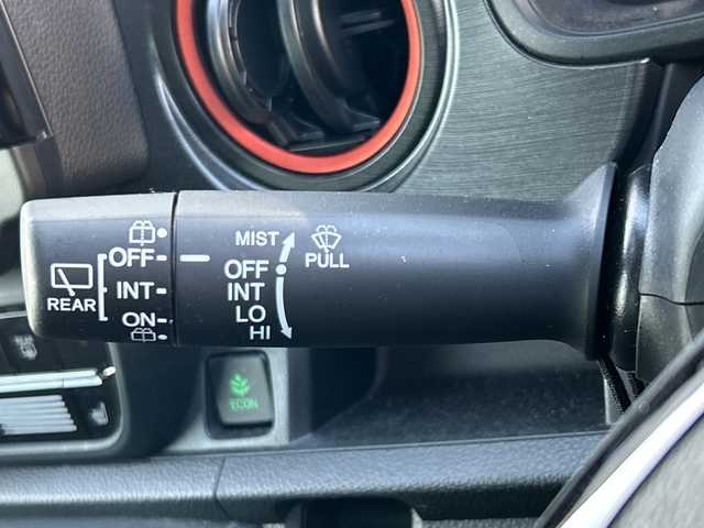 ホンダ Ｎ ＯＮＥ 愛媛県 2023(令5)年 0.5万km ブリティッシュグリーンP 純正ナビ（フルセグ/Bluetooth/USB）/バックカメラ/ＥＴＣ/ドライブレコーダー前後/シートヒーター/ホンダセンシング/LED/オートライト/コーナーセンサー/純正フロアマット/純正アルミホイール/フォグランプ