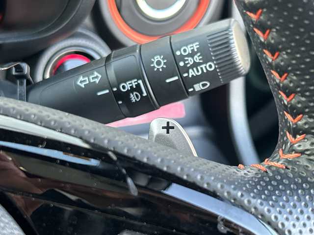 ホンダ Ｎ ＯＮＥ 愛媛県 2023(令5)年 0.5万km ブリティッシュグリーンP 純正ナビ（フルセグ/Bluetooth/USB）/バックカメラ/ＥＴＣ/ドライブレコーダー前後/シートヒーター/ホンダセンシング/LED/オートライト/コーナーセンサー/純正フロアマット/純正アルミホイール/フォグランプ