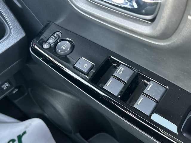 ホンダ Ｎ ＯＮＥ 愛媛県 2023(令5)年 0.5万km ブリティッシュグリーンP 純正ナビ（フルセグ/Bluetooth/USB）/バックカメラ/ＥＴＣ/ドライブレコーダー前後/シートヒーター/ホンダセンシング/LED/オートライト/コーナーセンサー/純正フロアマット/純正アルミホイール/フォグランプ