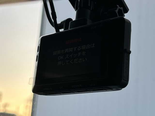 ホンダ Ｎ ＯＮＥ 愛媛県 2023(令5)年 0.5万km ブリティッシュグリーンP 純正ナビ（フルセグ/Bluetooth/USB）/バックカメラ/ＥＴＣ/ドライブレコーダー前後/シートヒーター/ホンダセンシング/LED/オートライト/コーナーセンサー/純正フロアマット/純正アルミホイール/フォグランプ