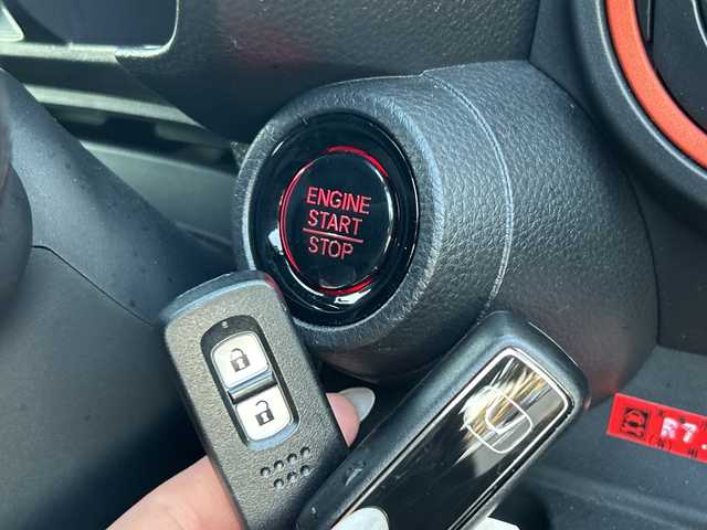 ホンダ Ｎ ＯＮＥ 愛媛県 2023(令5)年 0.5万km ブリティッシュグリーンP 純正ナビ（フルセグ/Bluetooth/USB）/バックカメラ/ＥＴＣ/ドライブレコーダー前後/シートヒーター/ホンダセンシング/LED/オートライト/コーナーセンサー/純正フロアマット/純正アルミホイール/フォグランプ