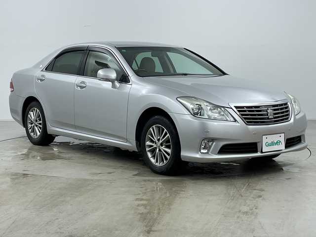 トヨタ クラウン ロイヤル Rサルーン i－Four アニバ 道央・札幌 2011(平23)年 14.3万km シルバーマイカM ・4WD/・純正ナビ/（CD DVD USB AUX HDD フルセグ）/・ステアリングスイッチ/・クルーズコントロール/・ドアミラーヒーター/・D/Nパワーシート/・D/Nシートヒーター/・D/Nベンチレーション/・バックカメラ/・サイドカメラ/・メモリーシート/・純正AW付き夏タイヤ積込/・HIDヘッドライト