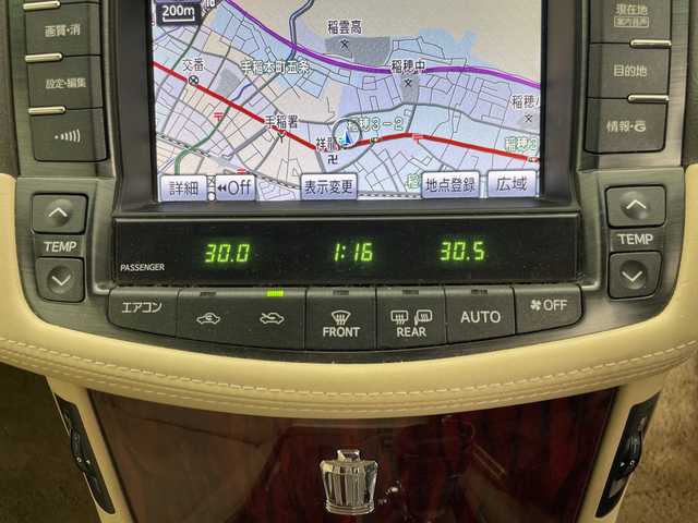 トヨタ クラウン ロイヤル Rサルーン i－Four アニバ 道央・札幌 2011(平23)年 14.3万km シルバーマイカM ・4WD/・純正ナビ/（CD DVD USB AUX HDD フルセグ）/・ステアリングスイッチ/・クルーズコントロール/・ドアミラーヒーター/・D/Nパワーシート/・D/Nシートヒーター/・D/Nベンチレーション/・バックカメラ/・サイドカメラ/・メモリーシート/・純正AW付き夏タイヤ積込/・HIDヘッドライト