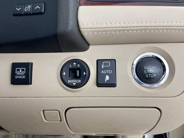 トヨタ クラウン ロイヤル Rサルーン i－Four アニバ 道央・札幌 2011(平23)年 14.3万km シルバーマイカM ・4WD/・純正ナビ/（CD DVD USB AUX HDD フルセグ）/・ステアリングスイッチ/・クルーズコントロール/・ドアミラーヒーター/・D/Nパワーシート/・D/Nシートヒーター/・D/Nベンチレーション/・バックカメラ/・サイドカメラ/・メモリーシート/・純正AW付き夏タイヤ積込/・HIDヘッドライト