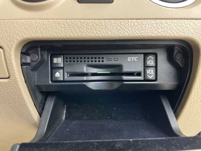 トヨタ クラウン ロイヤル Rサルーン i－Four アニバ 道央・札幌 2011(平23)年 14.3万km シルバーマイカM ・4WD/・純正ナビ/（CD DVD USB AUX HDD フルセグ）/・ステアリングスイッチ/・クルーズコントロール/・ドアミラーヒーター/・D/Nパワーシート/・D/Nシートヒーター/・D/Nベンチレーション/・バックカメラ/・サイドカメラ/・メモリーシート/・純正AW付き夏タイヤ積込/・HIDヘッドライト