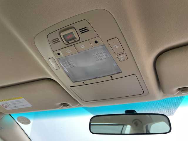 トヨタ クラウン ロイヤル Rサルーン i－Four アニバ 道央・札幌 2011(平23)年 14.3万km シルバーマイカM ・4WD/・純正ナビ/（CD DVD USB AUX HDD フルセグ）/・ステアリングスイッチ/・クルーズコントロール/・ドアミラーヒーター/・D/Nパワーシート/・D/Nシートヒーター/・D/Nベンチレーション/・バックカメラ/・サイドカメラ/・メモリーシート/・純正AW付き夏タイヤ積込/・HIDヘッドライト