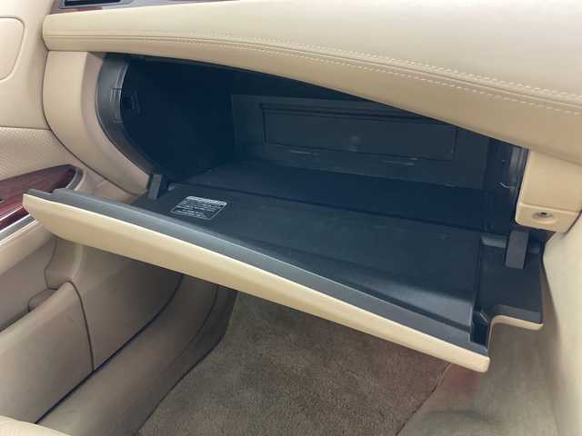 トヨタ クラウン ロイヤル Rサルーン i－Four アニバ 道央・札幌 2011(平23)年 14.3万km シルバーマイカM ・4WD/・純正ナビ/（CD DVD USB AUX HDD フルセグ）/・ステアリングスイッチ/・クルーズコントロール/・ドアミラーヒーター/・D/Nパワーシート/・D/Nシートヒーター/・D/Nベンチレーション/・バックカメラ/・サイドカメラ/・メモリーシート/・純正AW付き夏タイヤ積込/・HIDヘッドライト