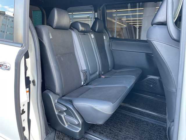 トヨタ ノア Si ダブルバイビーⅡ 大阪府 2019(令1)年 5.7万km ホワイトパールクリスタルシャイン 純正ナビ（フルセグTV/Bluetooth/AM・FM）/バックカメラ/ETC/ドラレコ内蔵型デジタルインナーミラー/両側パワースライドドア/クルーズコントロール/アイドリングストップ/クリアランスソナー/先行車発進告知機能/プッシュスタート/純正16インチアルミホイール